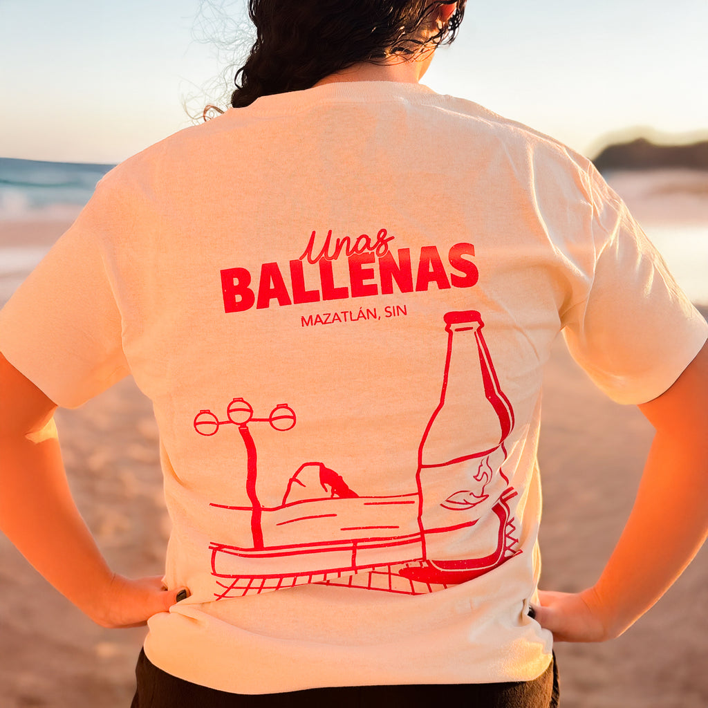 Playera Ballena en Olas